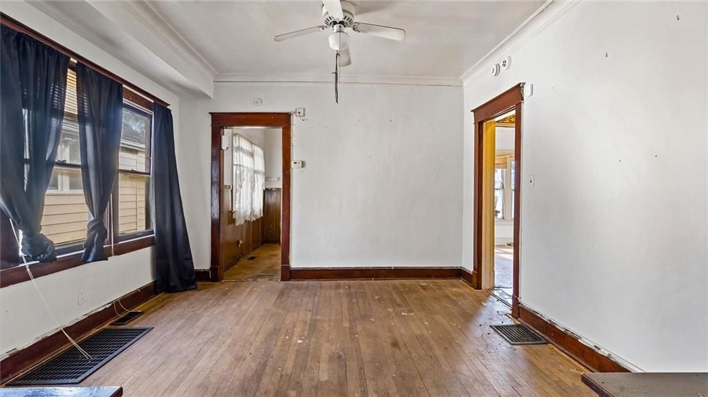 5623 Brooklyn Avenue — photo 9