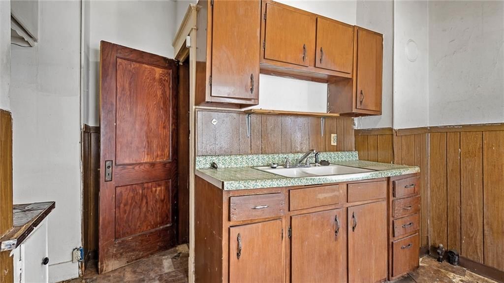 5623 Brooklyn Avenue — photo 13