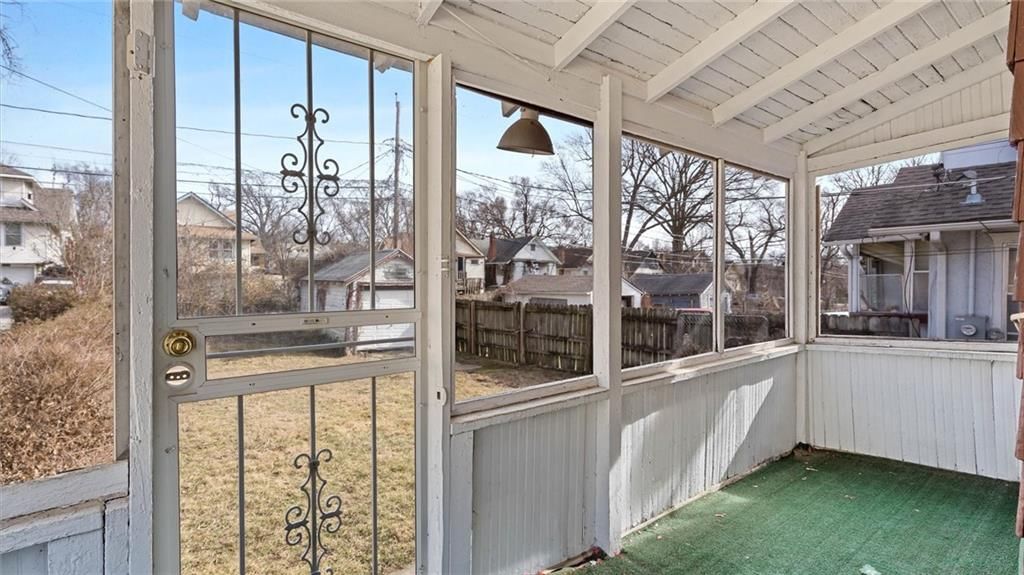 5623 Brooklyn Avenue — photo 15