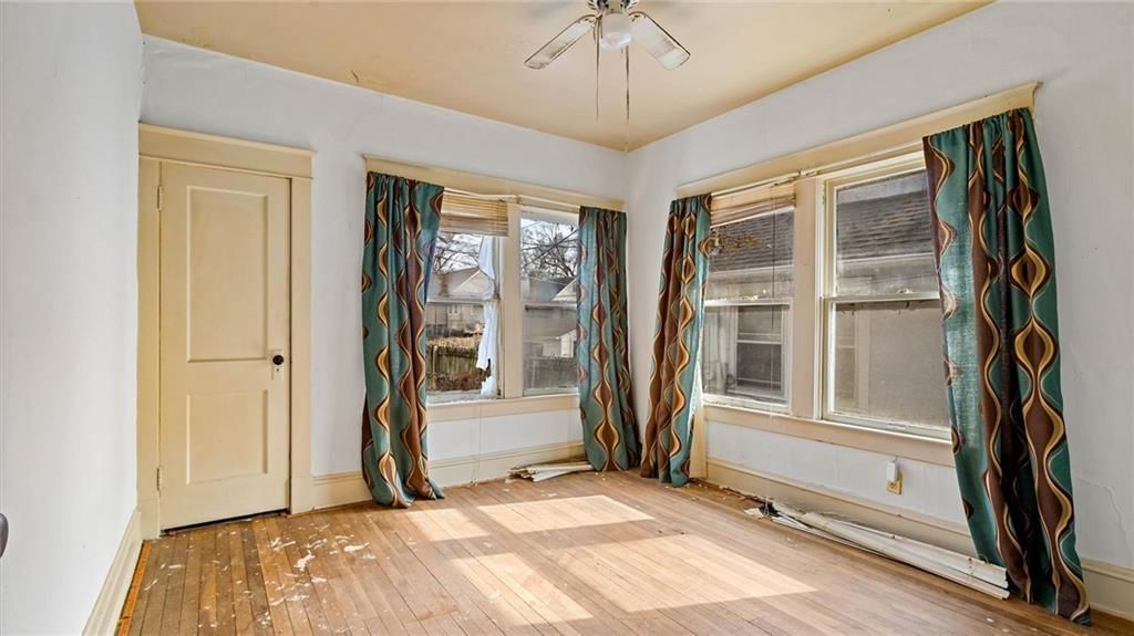 5623 Brooklyn Avenue — photo 20