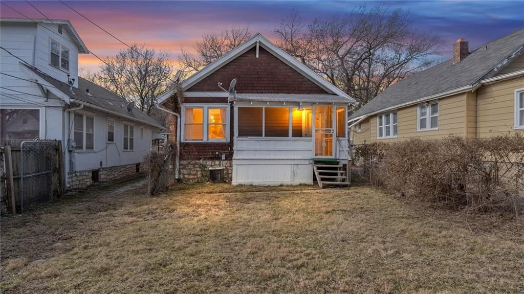 5623 Brooklyn Avenue — photo 24
