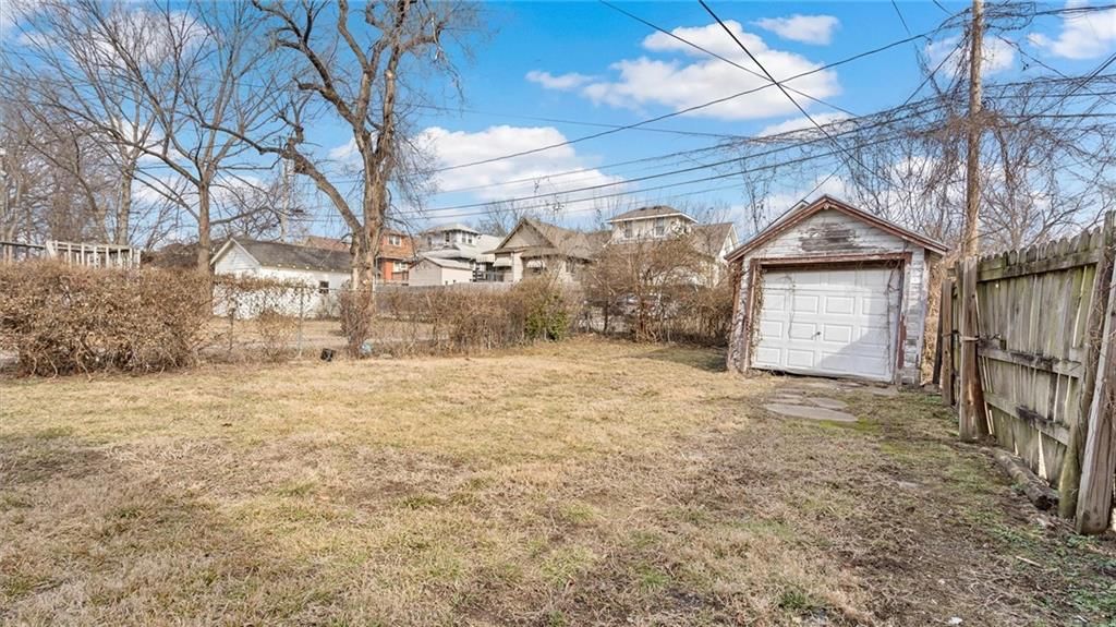 5623 Brooklyn Avenue — photo 25