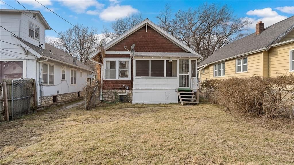 5623 Brooklyn Avenue — photo 27