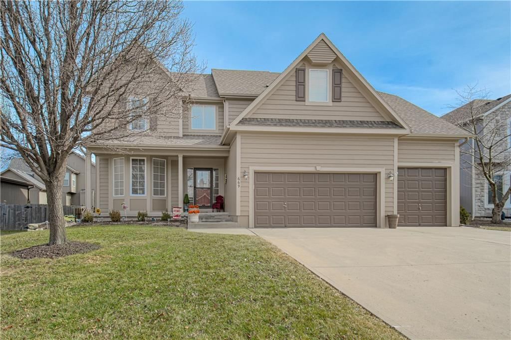 669 N Pine Circle, Gardner, KS