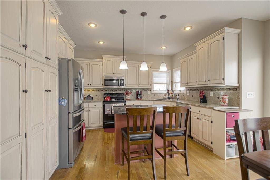 669 N Pine Circle — photo 3
