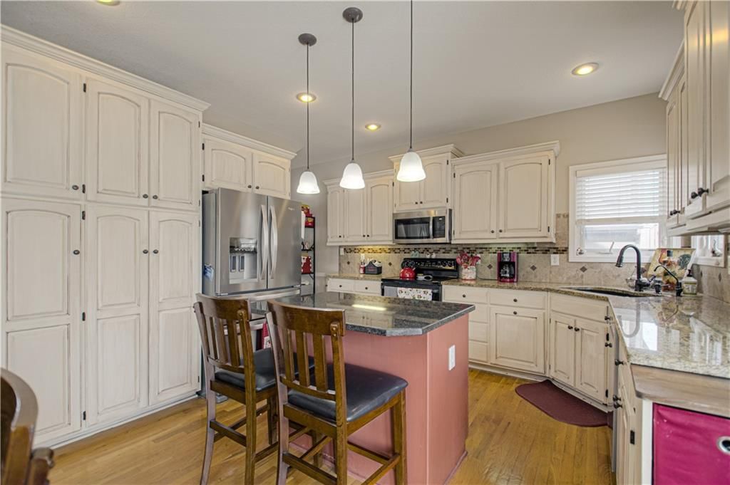 669 N Pine Circle — photo 5
