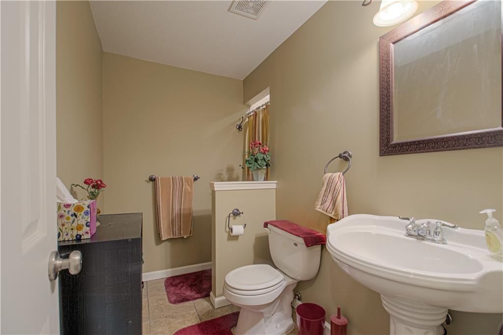 669 N Pine Circle — photo 35