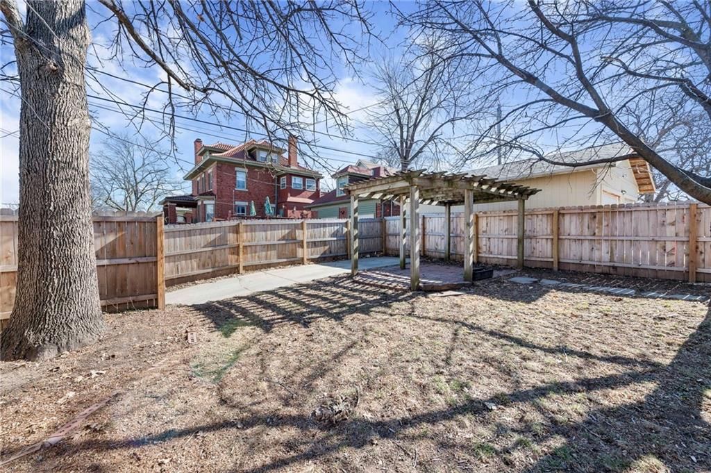 101 Jackson Avenue — photo 33