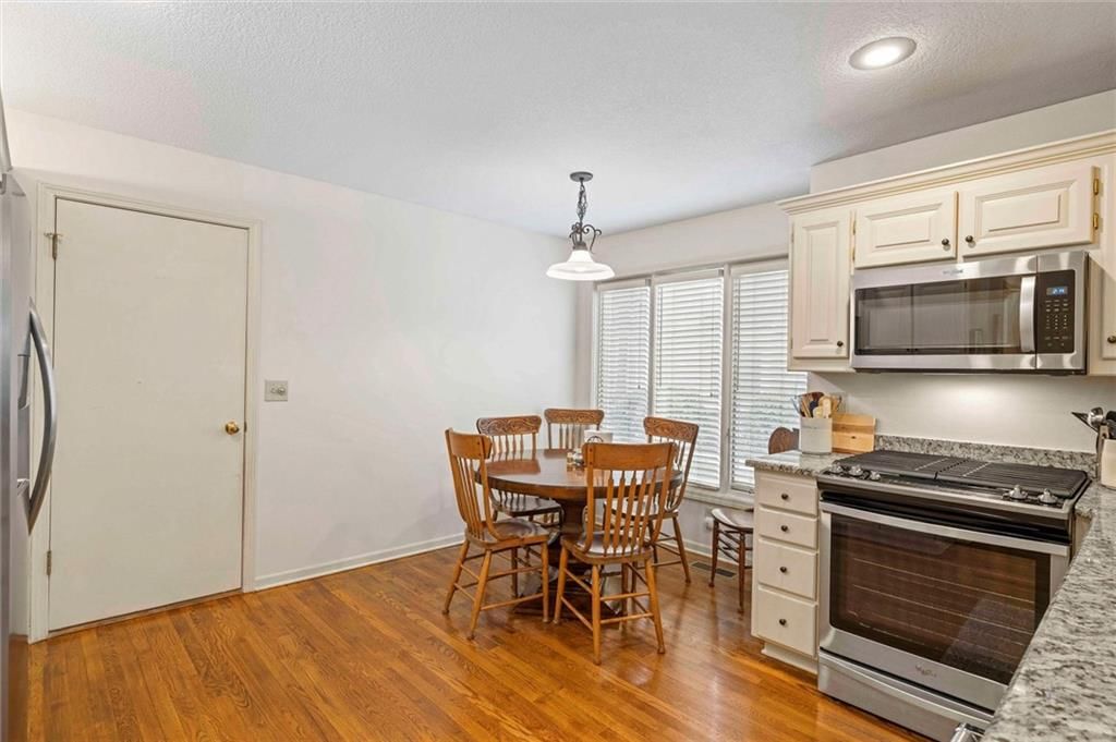 12209 Grant Lane — photo 9