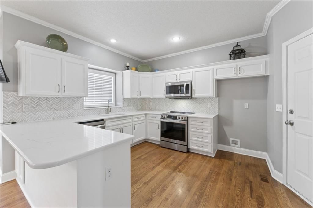 4910 Marion Street — photo 12