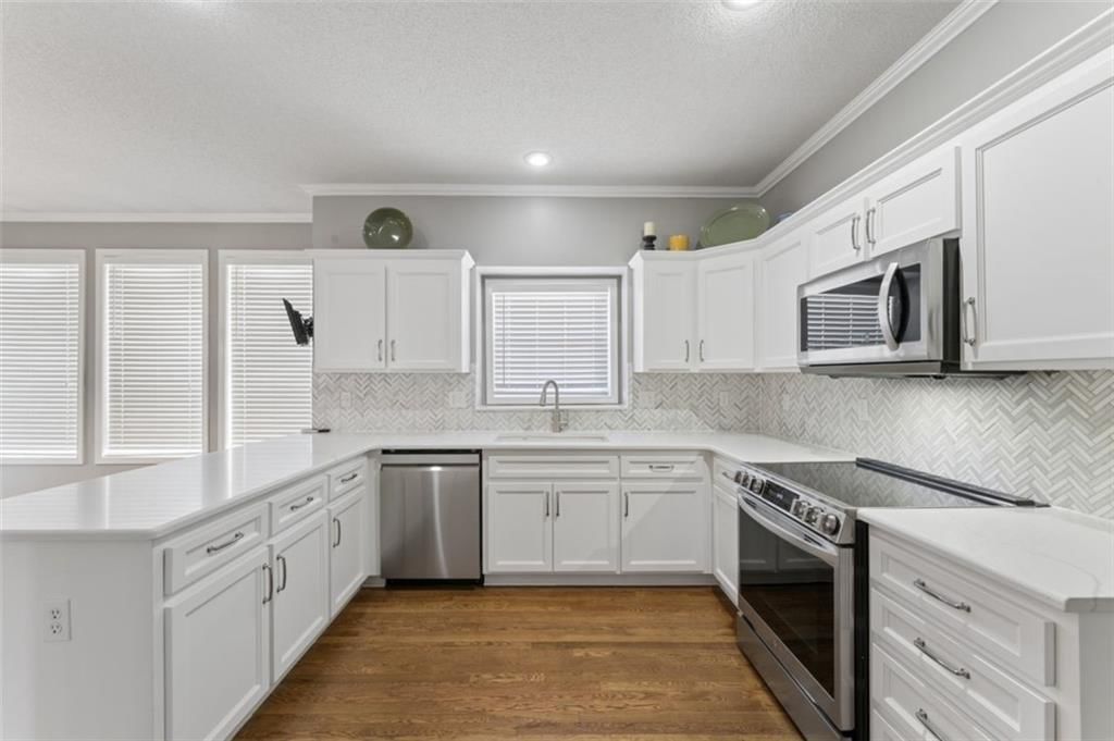 4910 Marion Street — photo 15