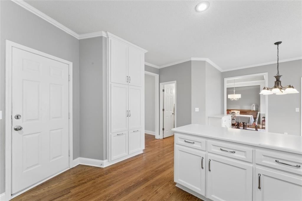 4910 Marion Street — photo 16