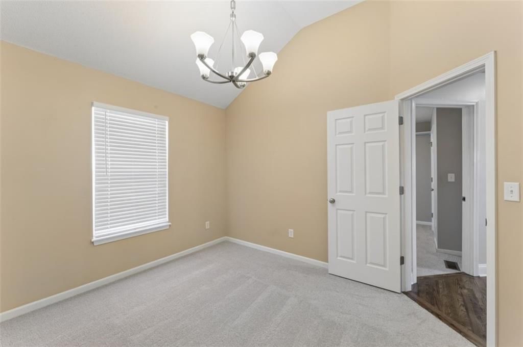 4910 Marion Street — photo 33