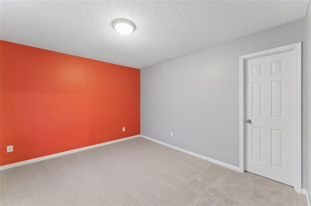 4910 Marion Street — photo 40