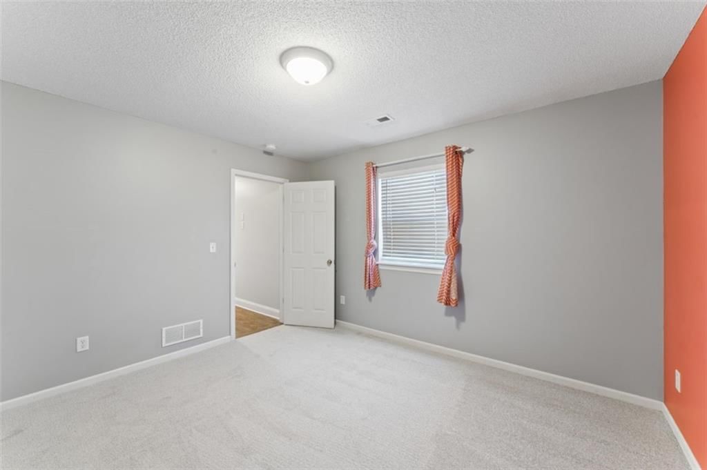 4910 Marion Street — photo 41