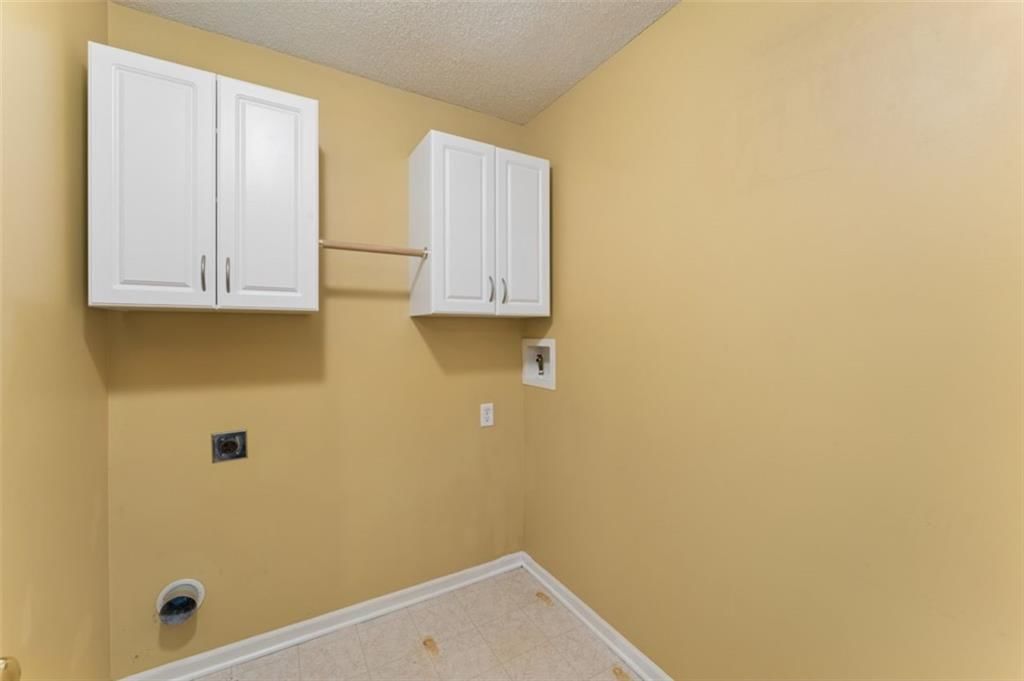 4910 Marion Street — photo 42