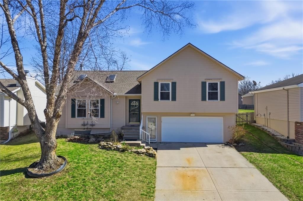 4121 N Campbell Avenue — photo 2
