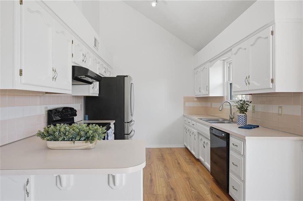 4121 N Campbell Avenue — photo 14
