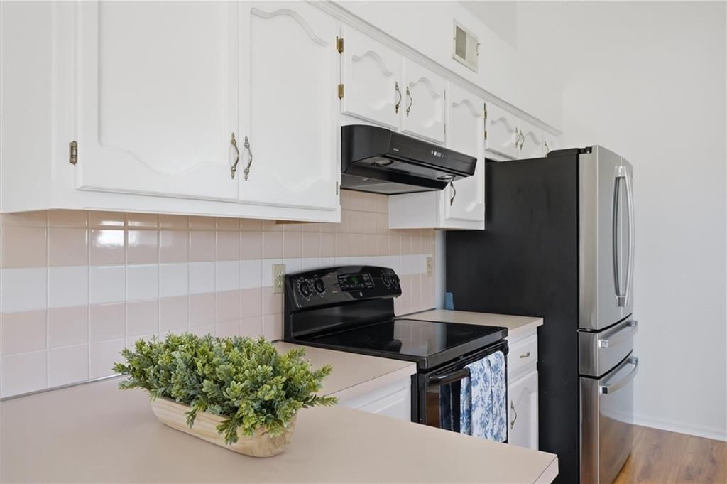 4121 N Campbell Avenue — photo 15