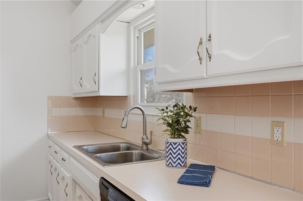 4121 N Campbell Avenue — photo 16