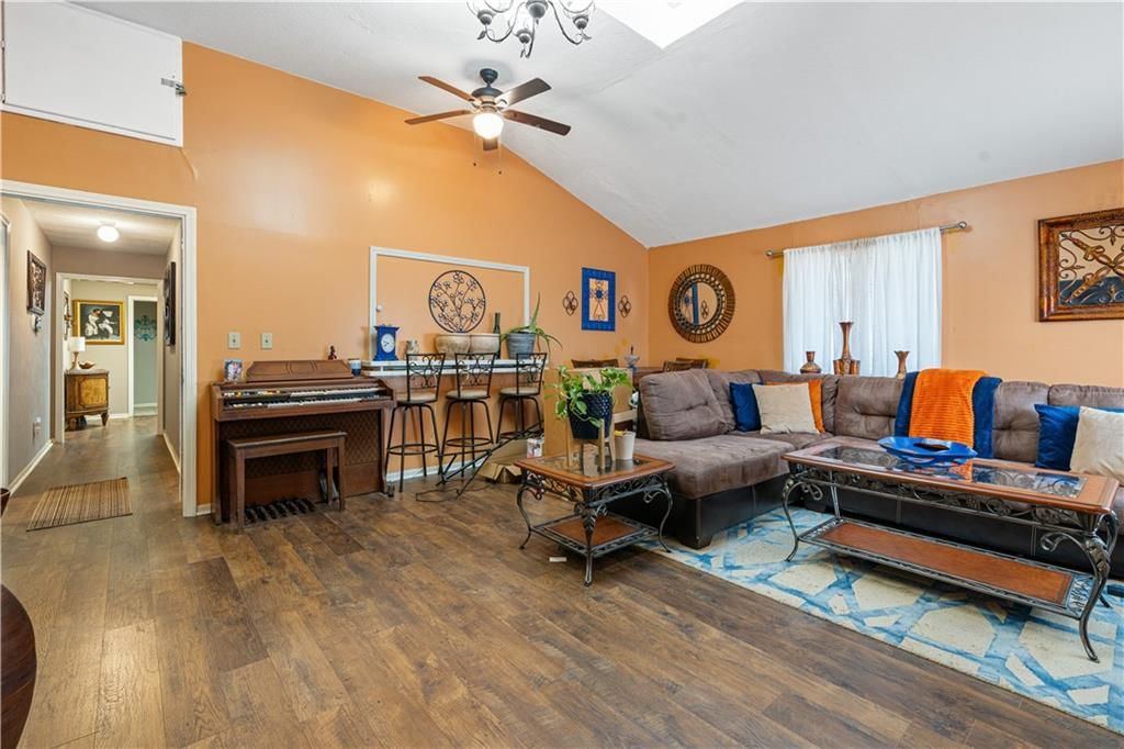 10008 E 60th Terrace — photo 15