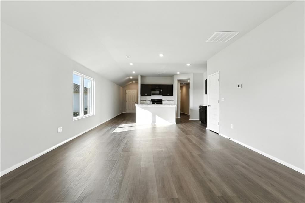 2628 Woodfield Drive — photo 11