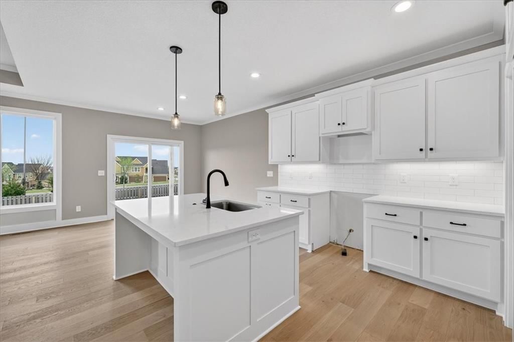 25069 W 94th Terrace — photo 2