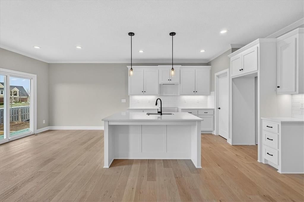 25069 W 94th Terrace — photo 6