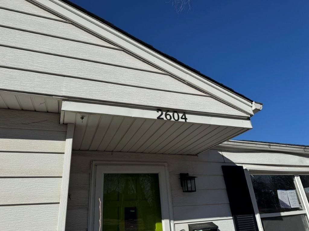 2604 S Northern Boulevard — photo 3