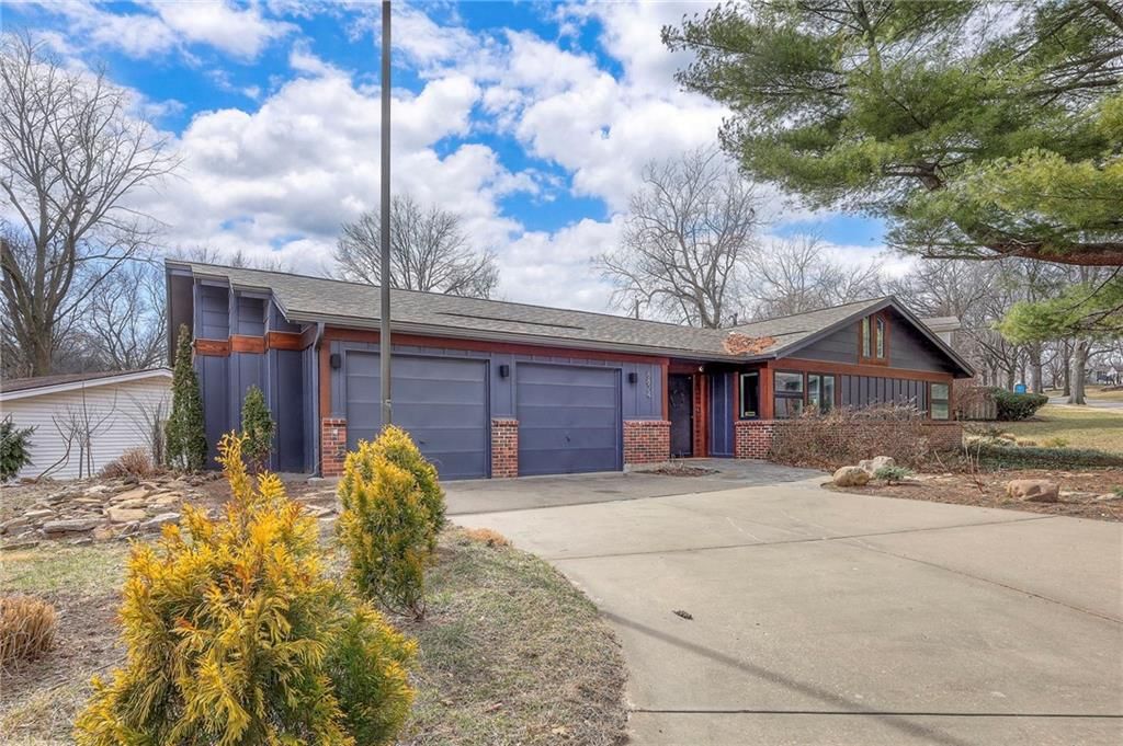 8824 Outlook Drive — photo 2
