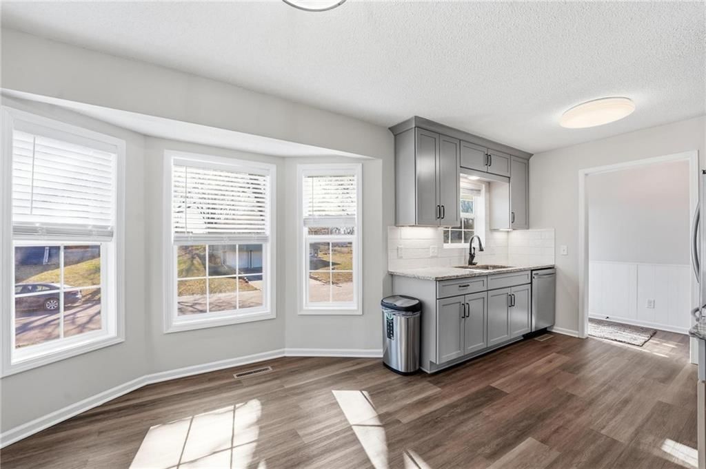 2203 N Gaines Drive — photo 12