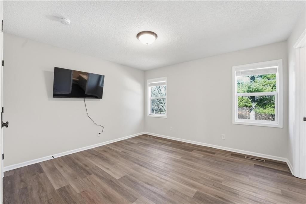 2203 N Gaines Drive — photo 24