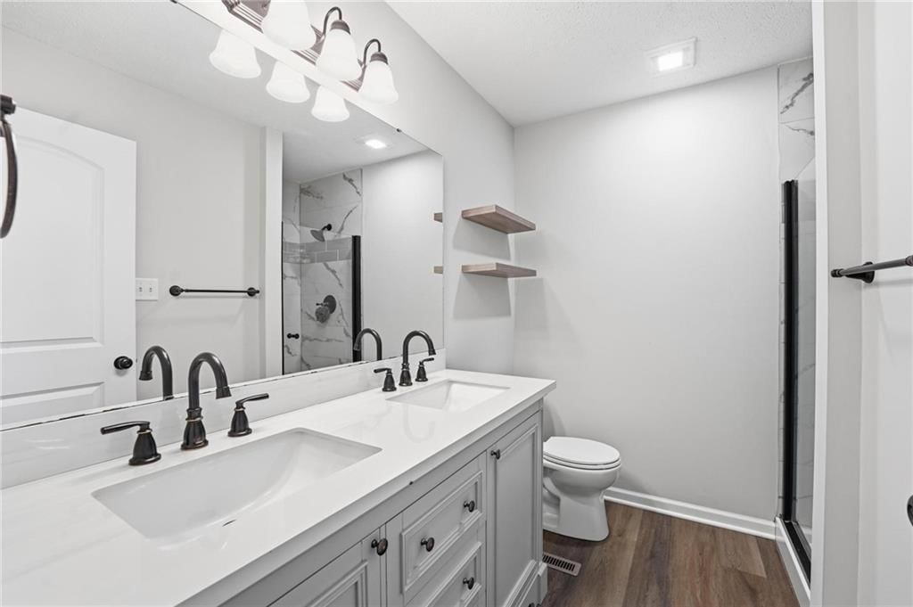 2203 N Gaines Drive — photo 27