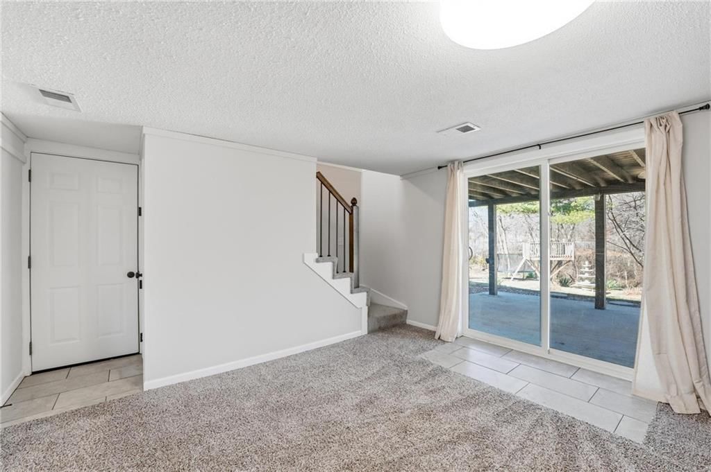 2203 N Gaines Drive — photo 28