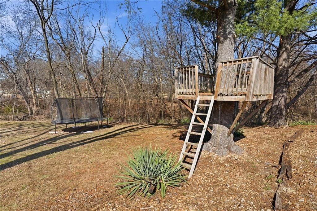 2203 N Gaines Drive — photo 40