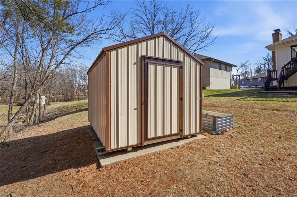 2203 N Gaines Drive — photo 42