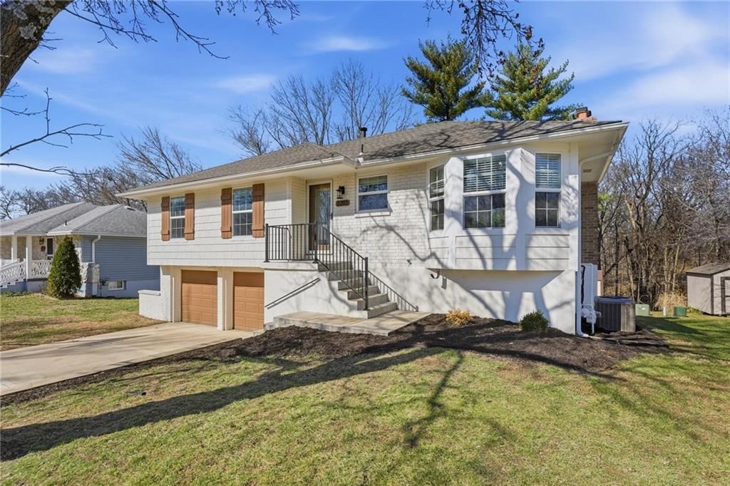 2203 N Gaines Drive — photo 47
