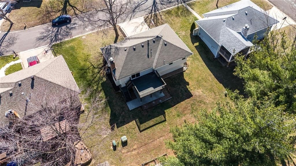 2203 N Gaines Drive — photo 56