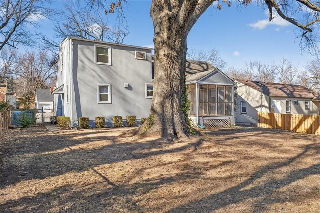 2405 W 75th Place — photo 32