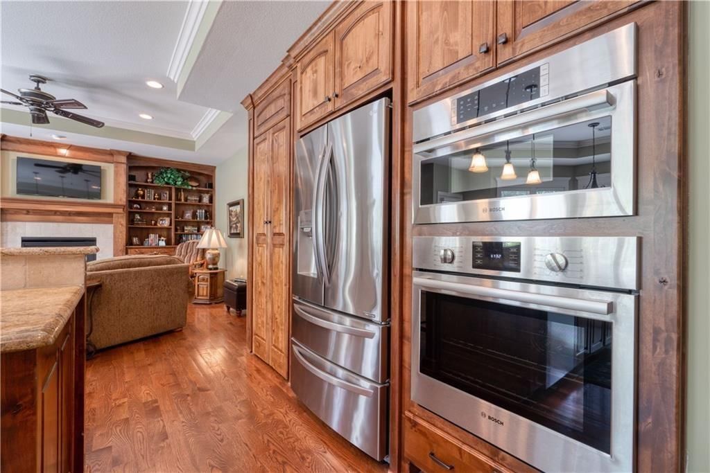 6901 N Norton Avenue — photo 11