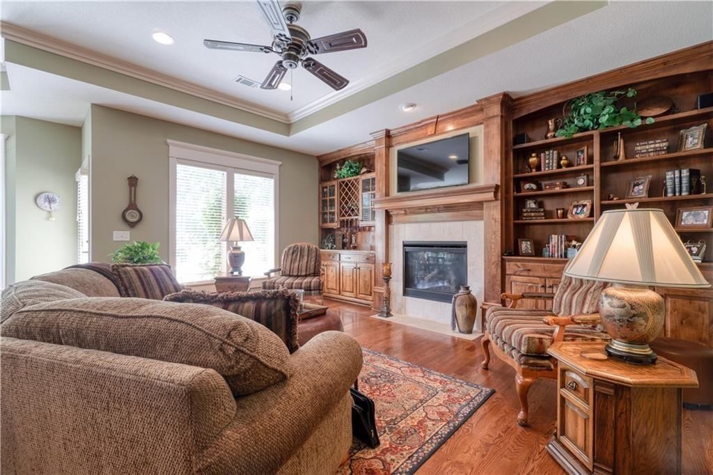 6901 N Norton Avenue — photo 12