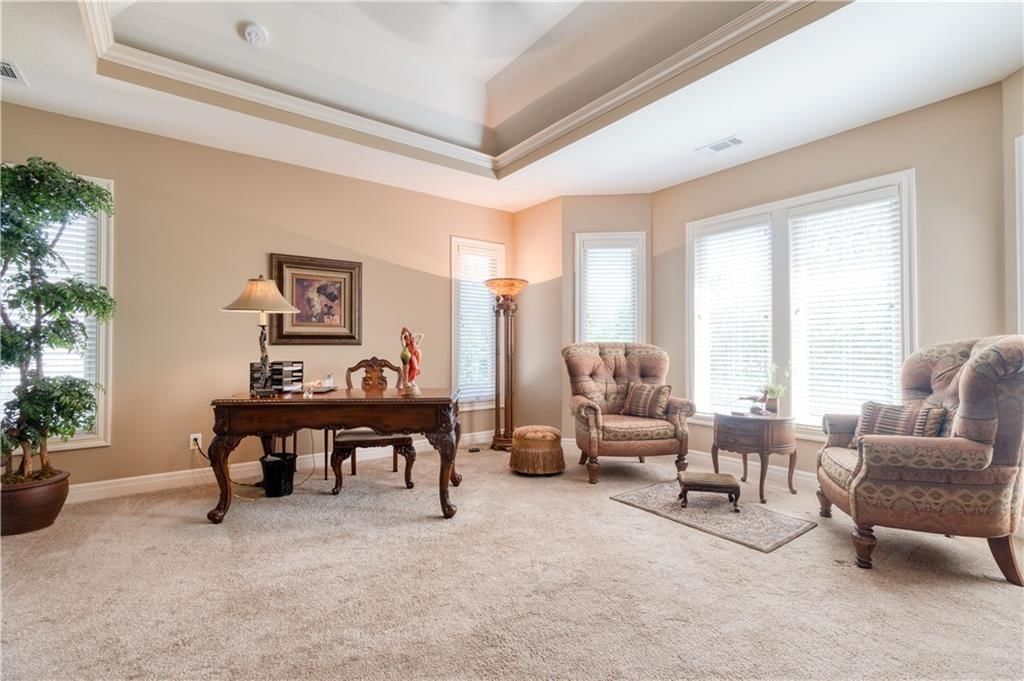6901 N Norton Avenue — photo 17