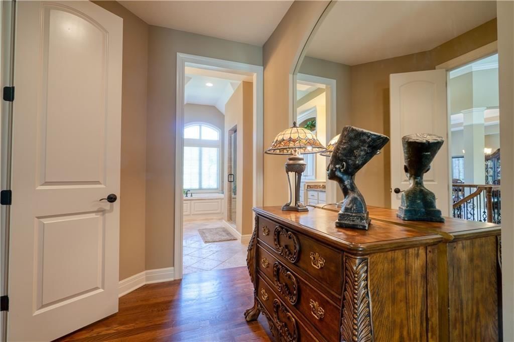 6901 N Norton Avenue — photo 18