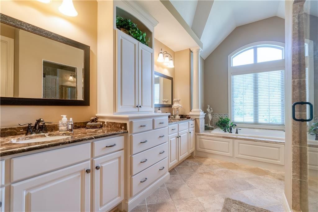 6901 N Norton Avenue — photo 19