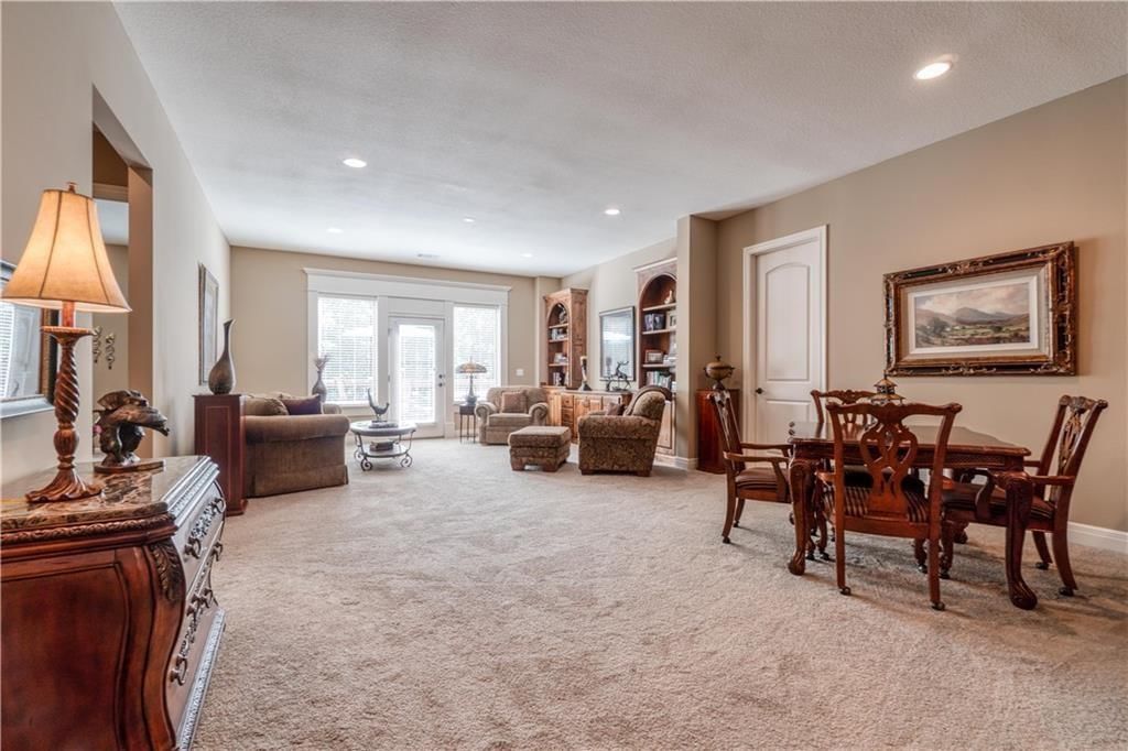 6901 N Norton Avenue — photo 22