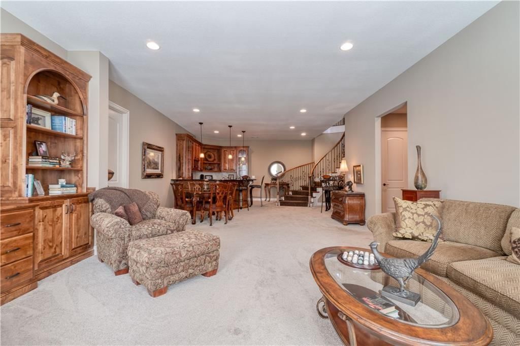 6901 N Norton Avenue — photo 25