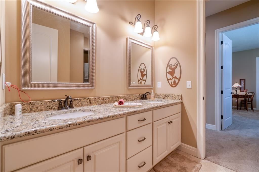 6901 N Norton Avenue — photo 27