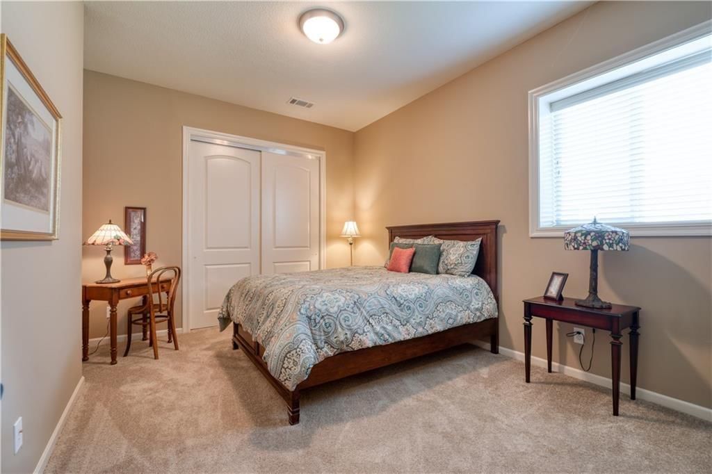 6901 N Norton Avenue — photo 33