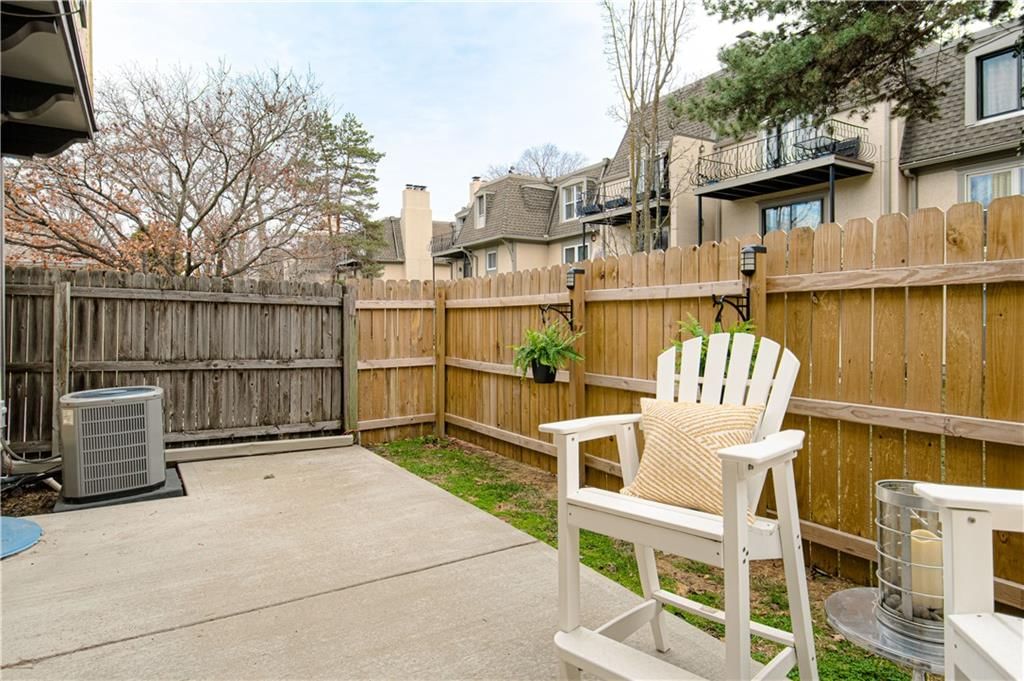 6739 W 108th Terrace — photo 34