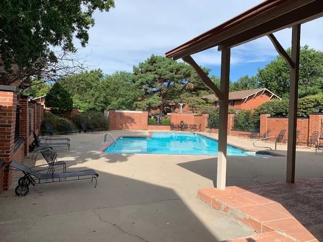 5644 W 97th Street — photo 31